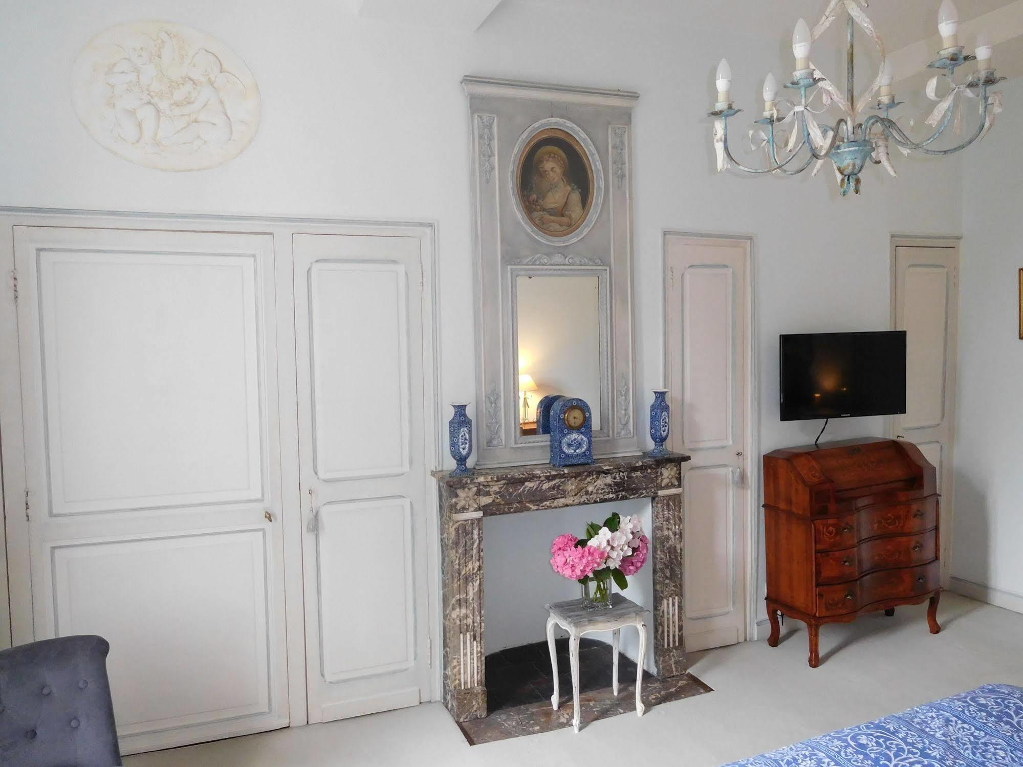 Hem Chambres D'Hotes Chateau De Courcelette מראה חיצוני תמונה