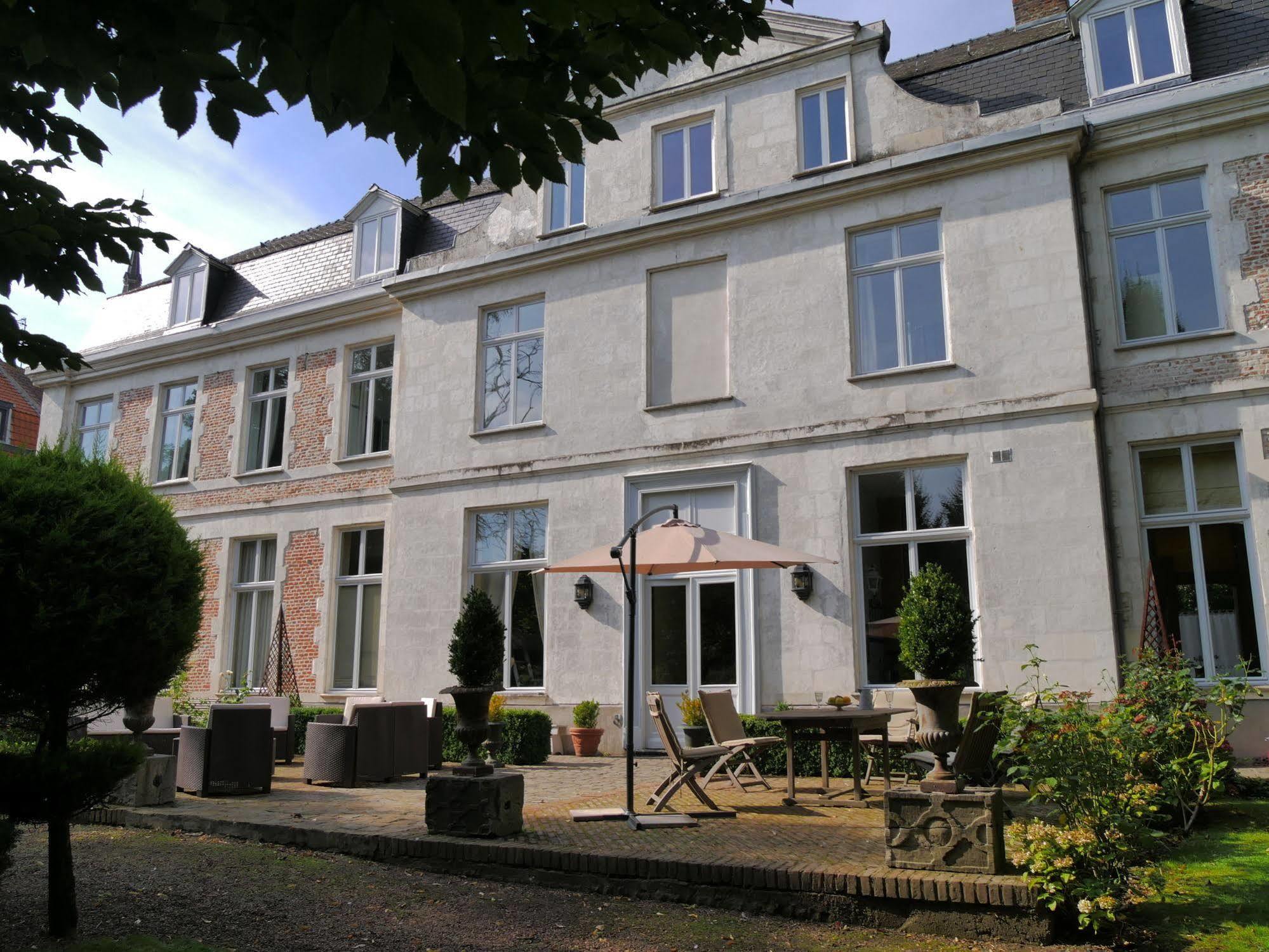 Hem Chambres D'Hotes Chateau De Courcelette מראה חיצוני תמונה