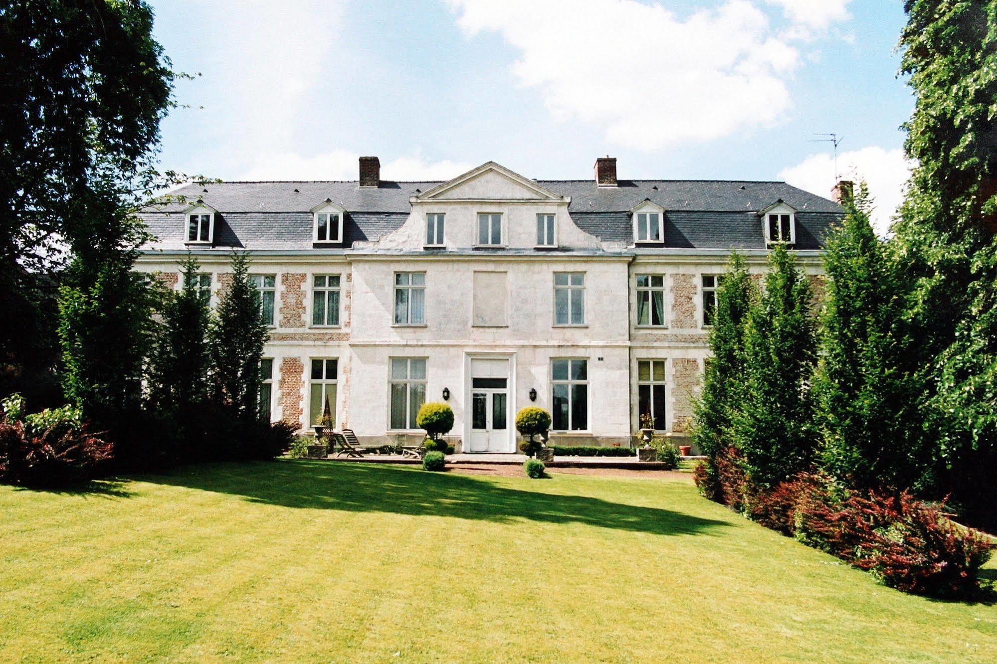 Hem Chambres D'Hotes Chateau De Courcelette מראה חיצוני תמונה