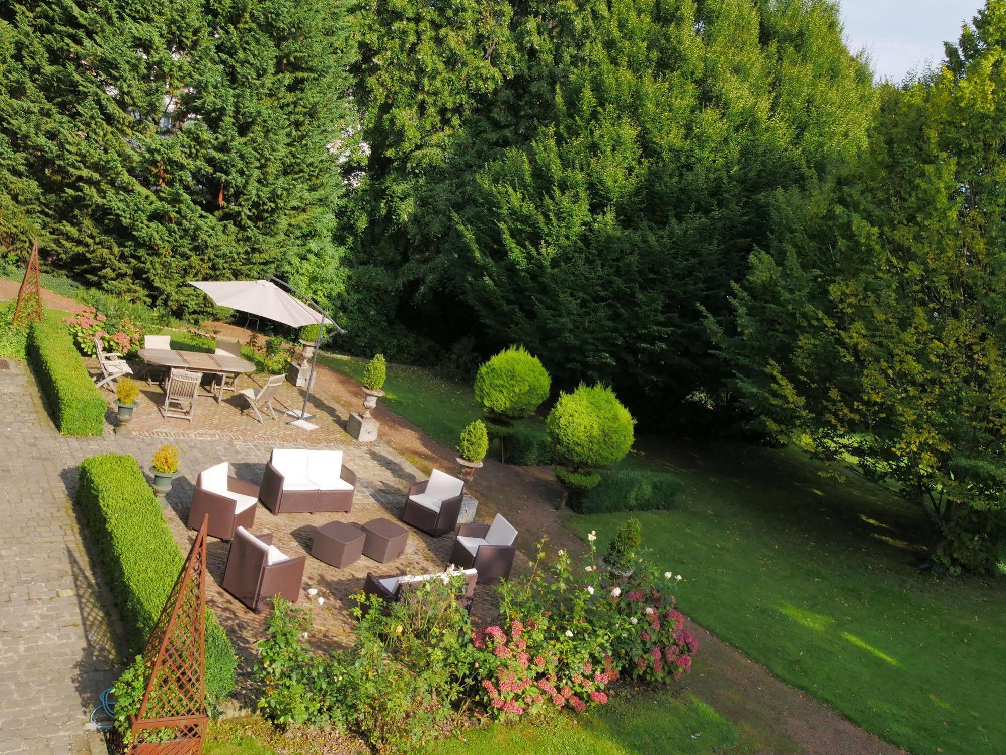 Hem Chambres D'Hotes Chateau De Courcelette מראה חיצוני תמונה